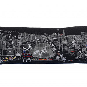 Cojín decorativo lumbar de 35 pulgadas Black as Vegas Nighttime Skyline