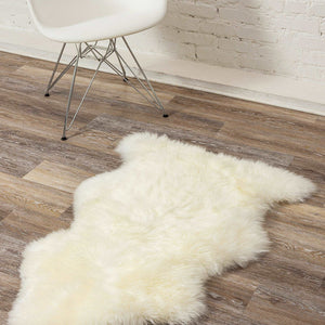 Natural New Zealand Sheepskin Wool Area Rug in White 2' x 3'