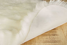 Natural New Zealand Sheepskin Wool Area Rug in White 2' x 3'