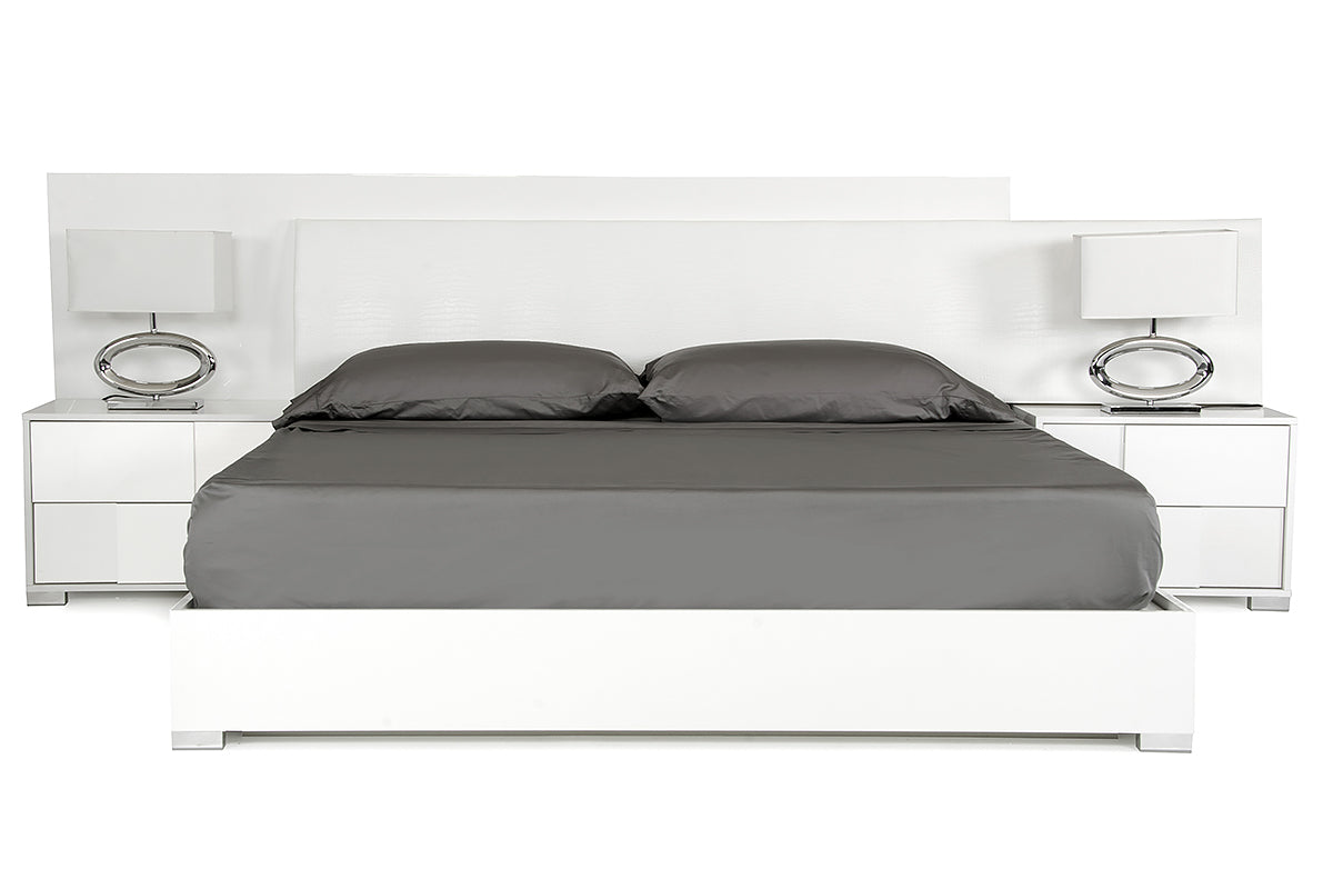 46" White Mdf And Steel Queen Bed