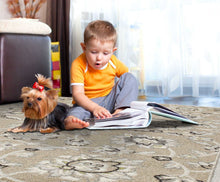 Beige Grey Machine Woven UV Treated Floral Traditional Indoor Outdoor Accent Rug - 2' x 4'