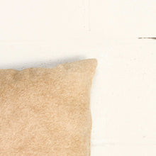 Cojín de piel de vaca natural de 12.0 x 20.0 x 5.0 in.