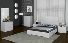81 X 85 X 48 White Stainless Steel King Bed