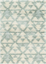 5' X 8' Ivory Or Grey Geometric Triangle Indoor Area Rug