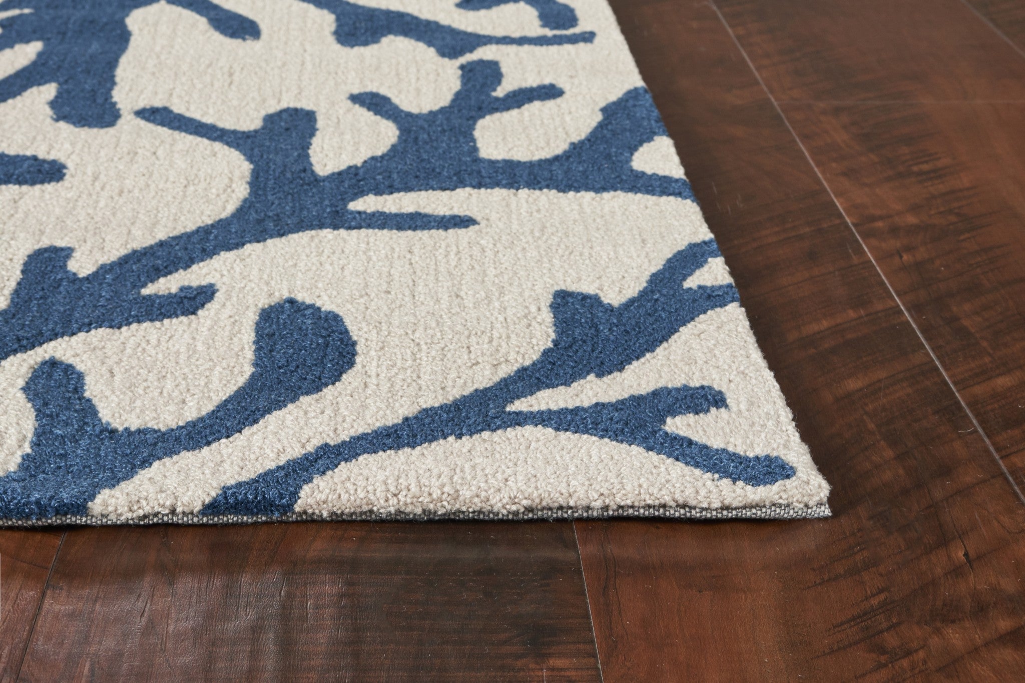 Polyester Ivory Blue Area Rug - 7' x 9'