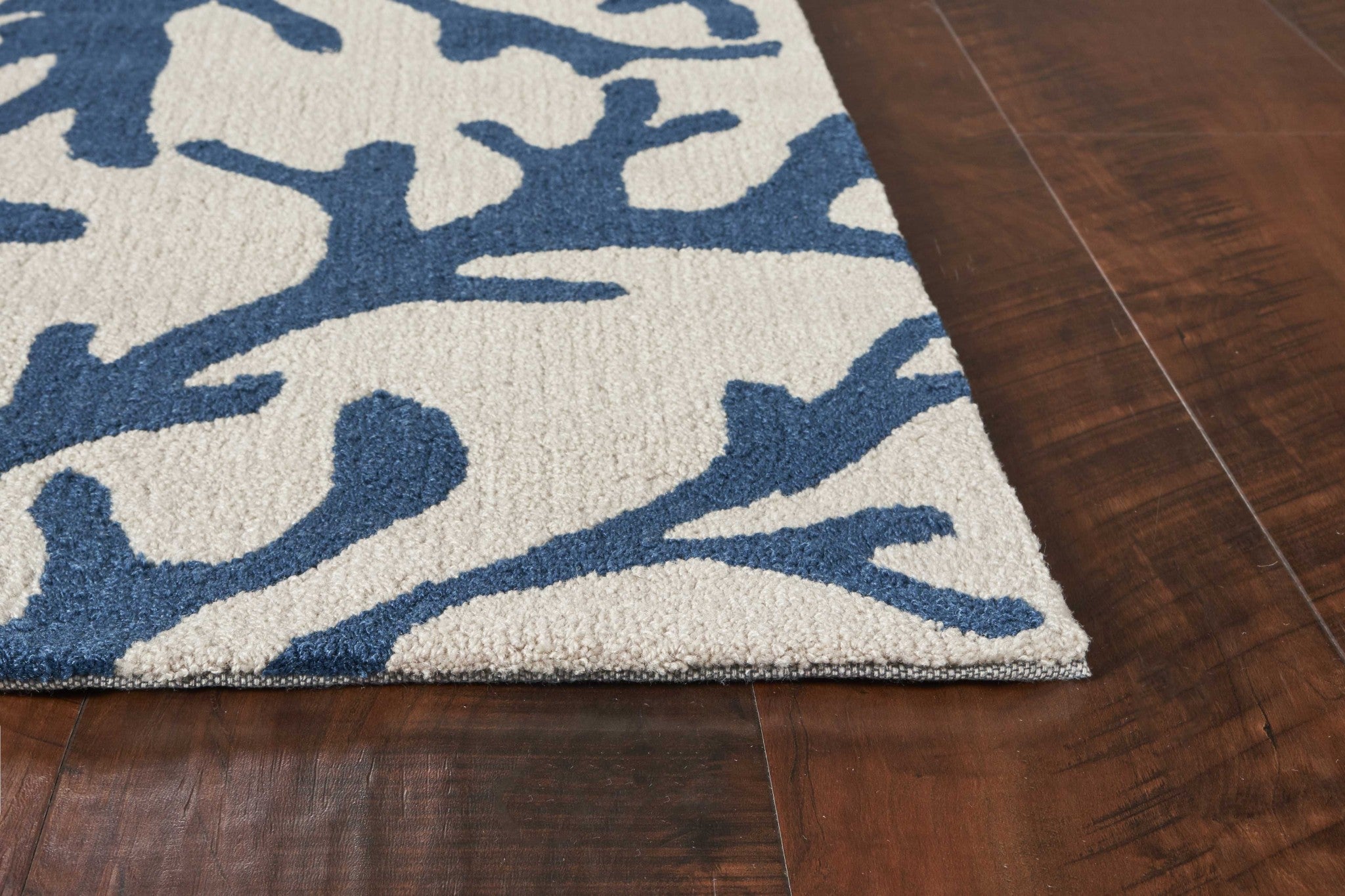 Polyester Ivory Blue Area Rug - 7' x 9'