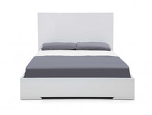 Contemporary White Queen Platform Bed