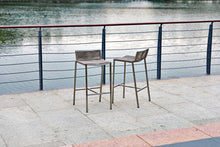 33 英寸棕色和銀色不銹鋼低背吧台高椅子帶腳凳