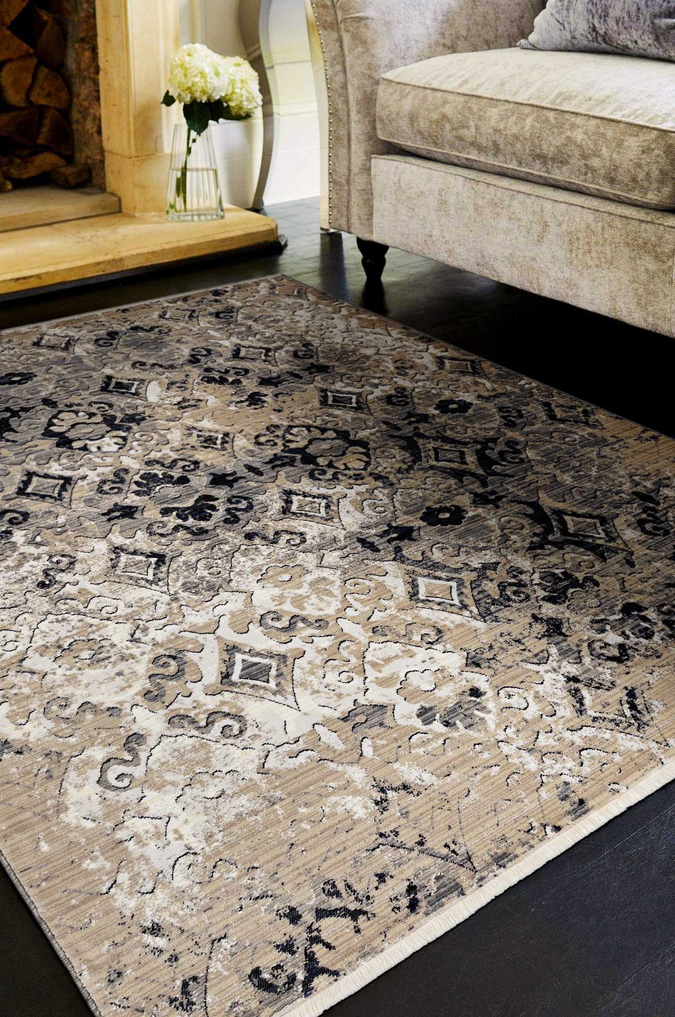 2' X 8' Ivory Or Beige Antique Pattern Runner Rug