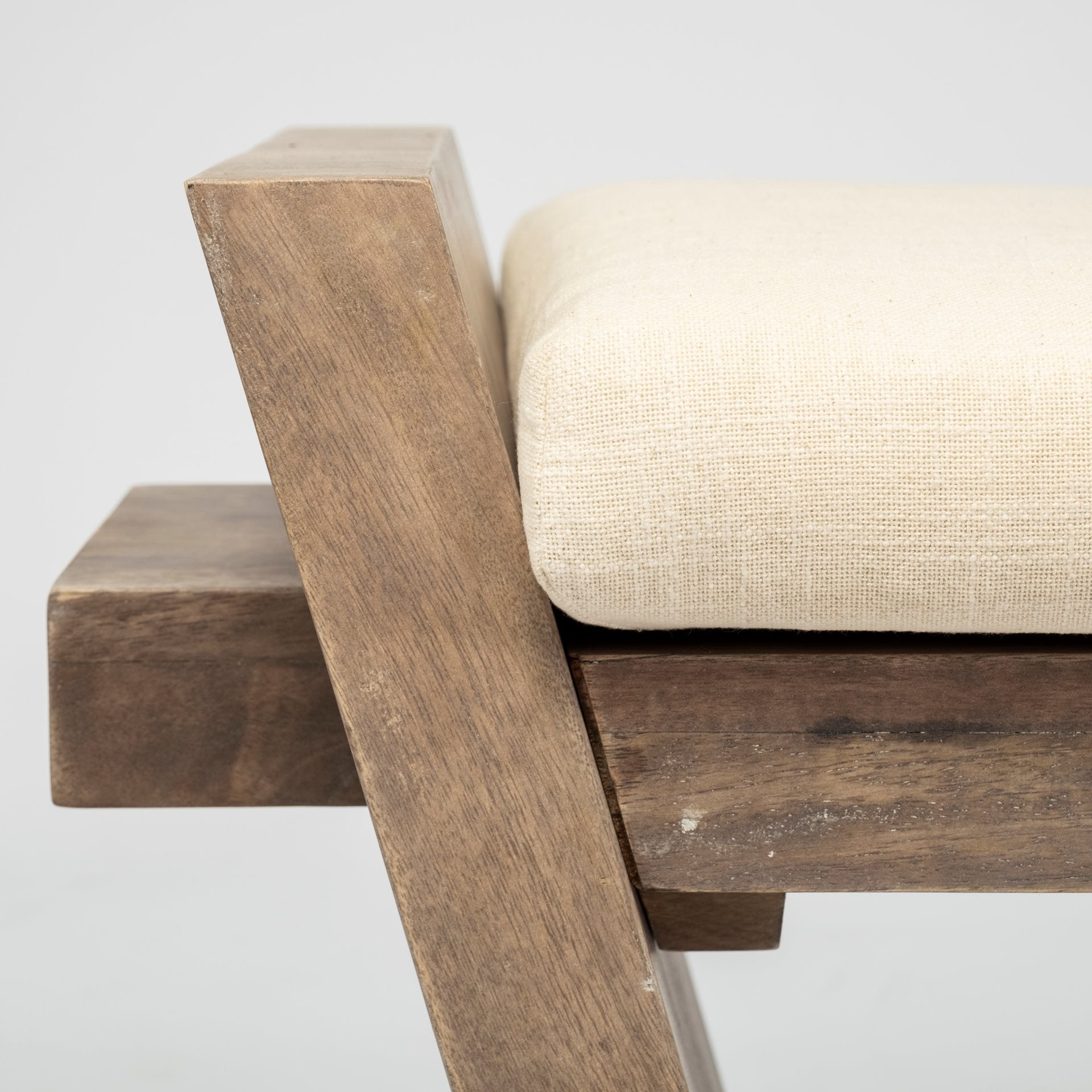 Banco De Entrada Rectangular De Madera De Mango Marrón Natural Pulido Con Asiento Tapizado Crema