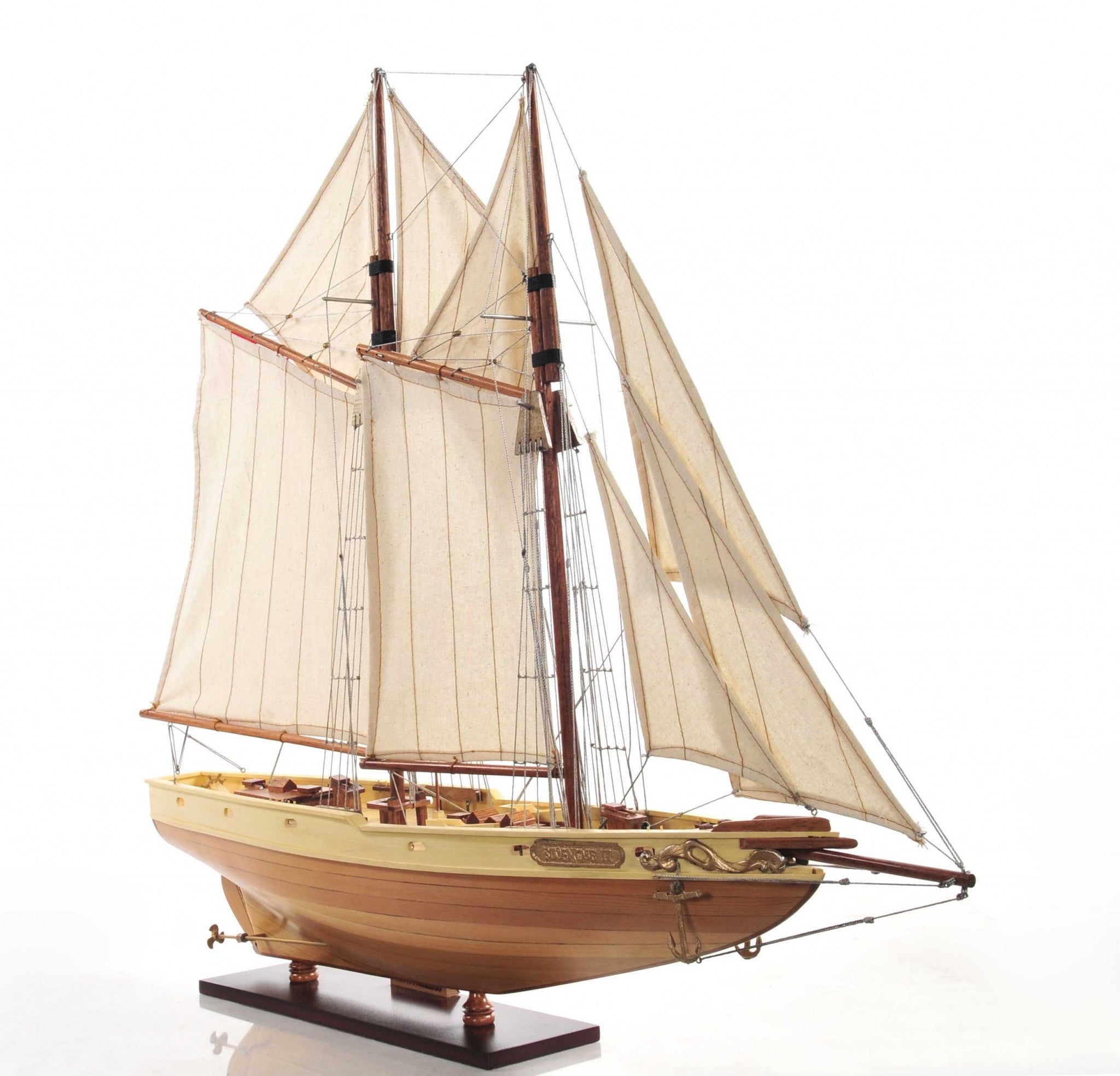 Bluenose Model In Light Brwon Finish