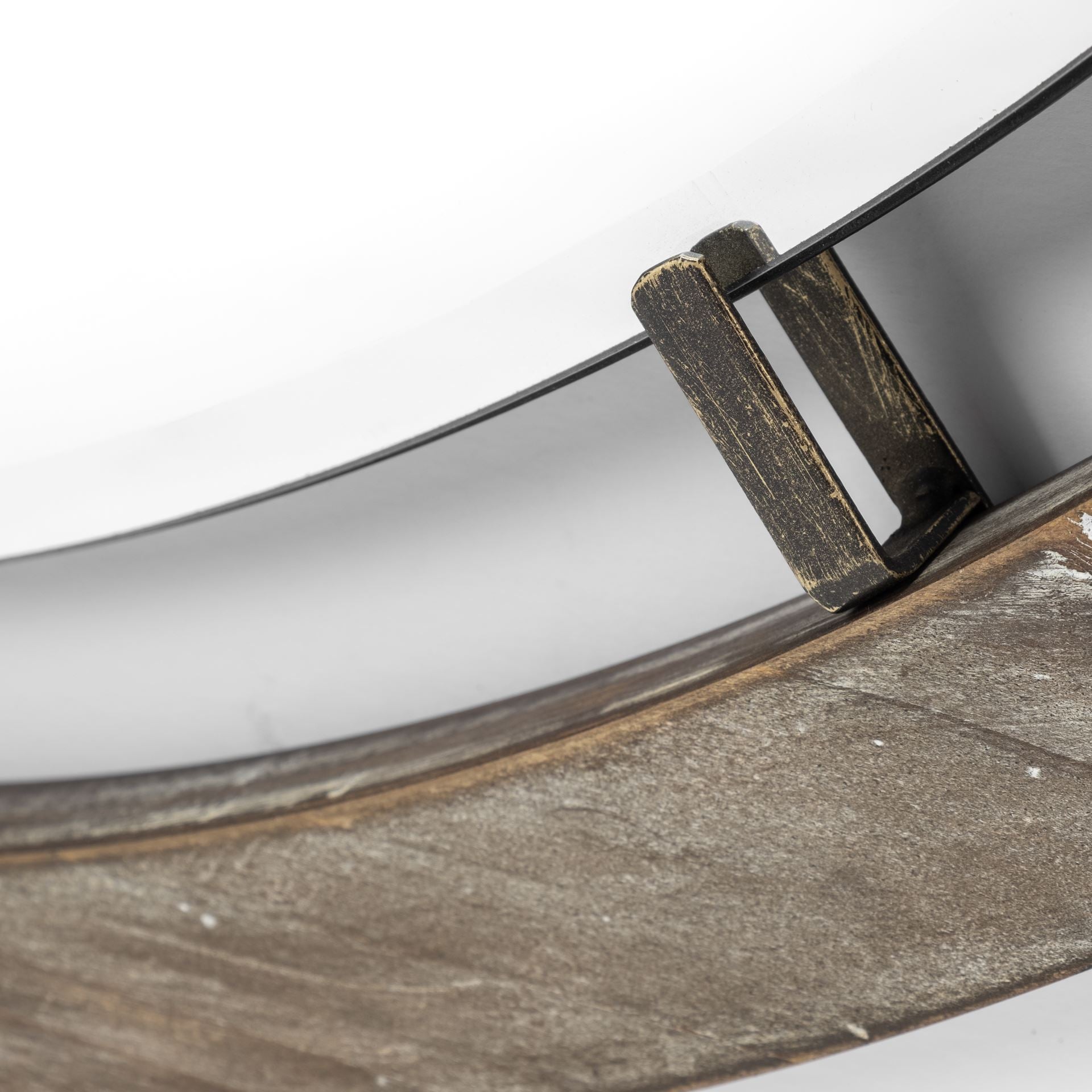 Espejo de pared redondo con marco de madera marrón de 46"