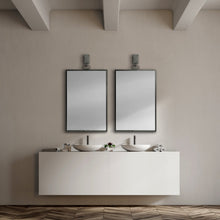 Espejo de pared con marco vertical de metal gris negro