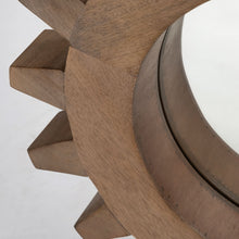 Espejo de pared con marco redondo con acabado de nogal de 17