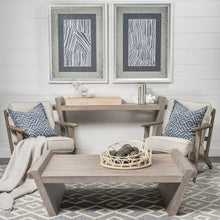 Mesa consola con acabado de madera maciza de mango marrón medio y diseño de base inclinada