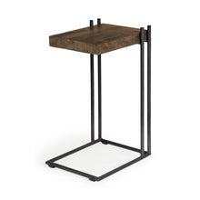 Mesa auxiliar en forma de L de madera marrón mediana con estructura de metal negro