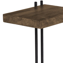 Mesa auxiliar en forma de L de madera marrón mediana con estructura de metal negro