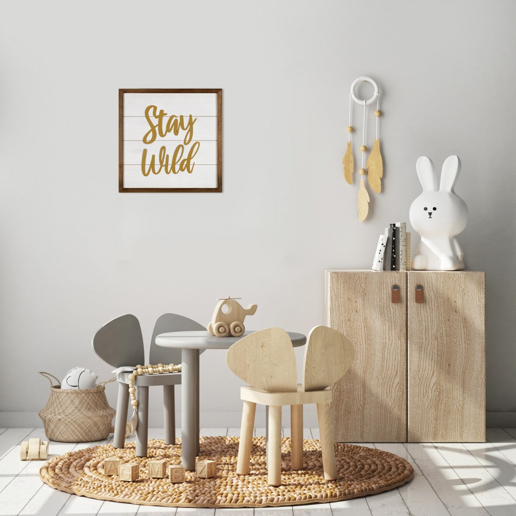 Arte de pared blanco y dorado Stay Wild