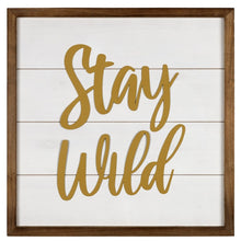 Arte de pared blanco y dorado Stay Wild