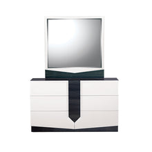 Espejo blanco y gris con moldura de madera rectangular