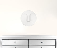 Escultura de pared de cara redonda blanca mate