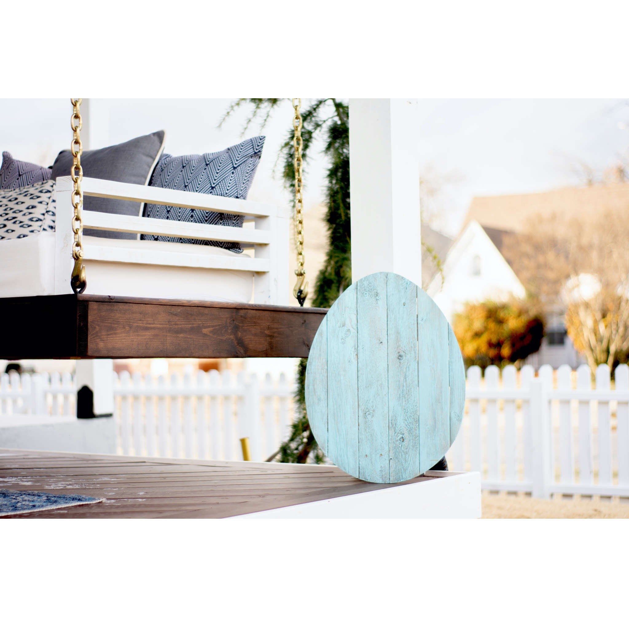 Huevo grande de madera turquesa de granja rústica de 24"