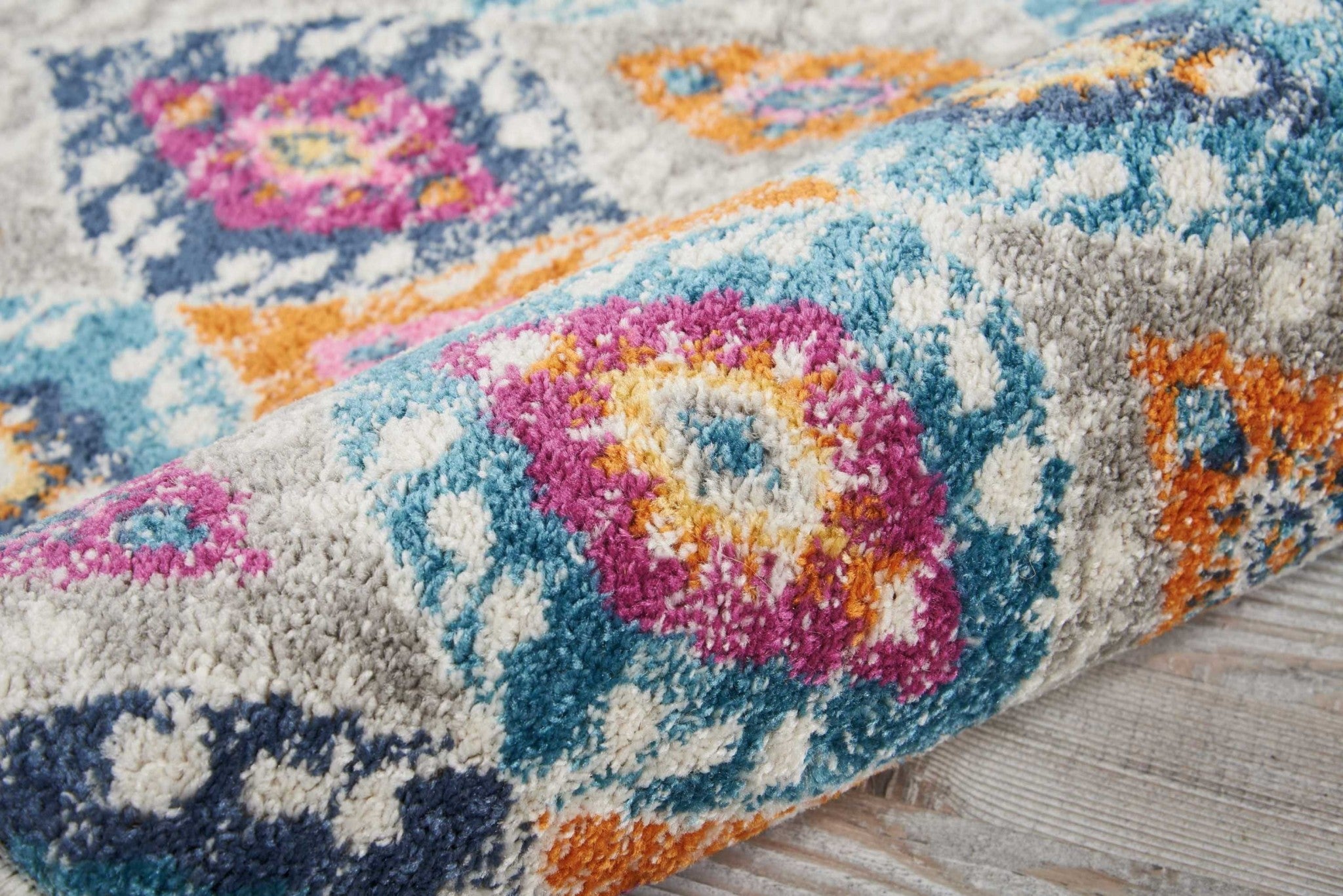 5’ X 7’ Multicolor Ogee Pattern Area Rug