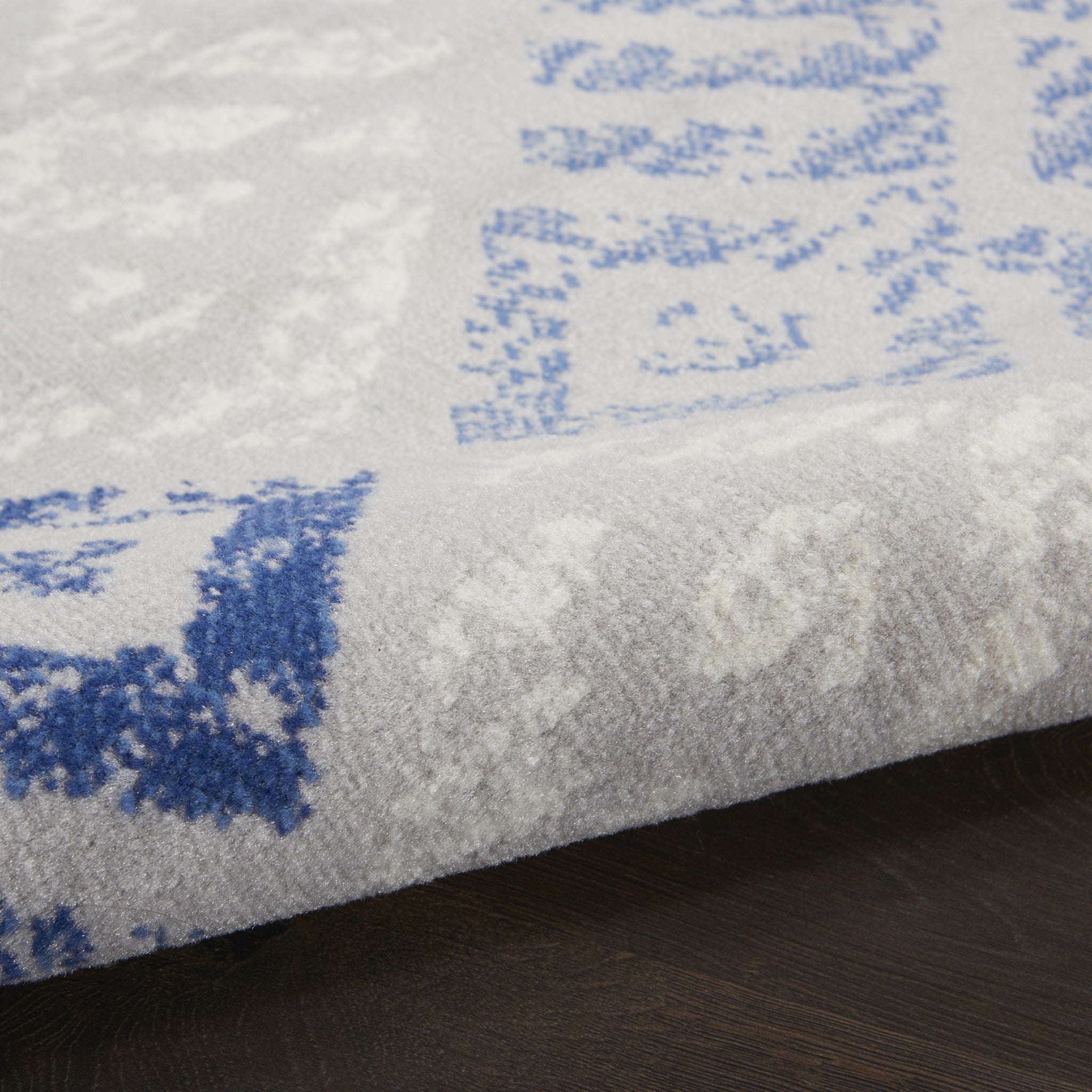 4’ X 6’ Gray And Blue Diamonds Area Rug