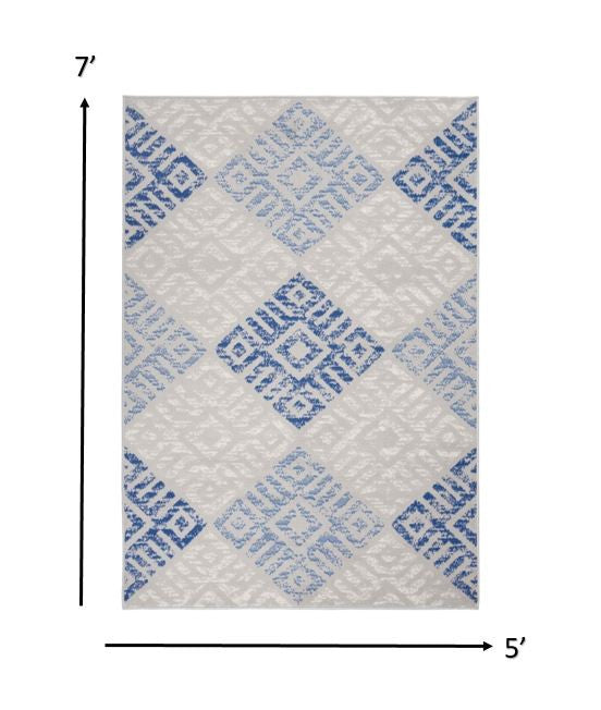 4’ X 6’ Gray And Blue Diamonds Area Rug
