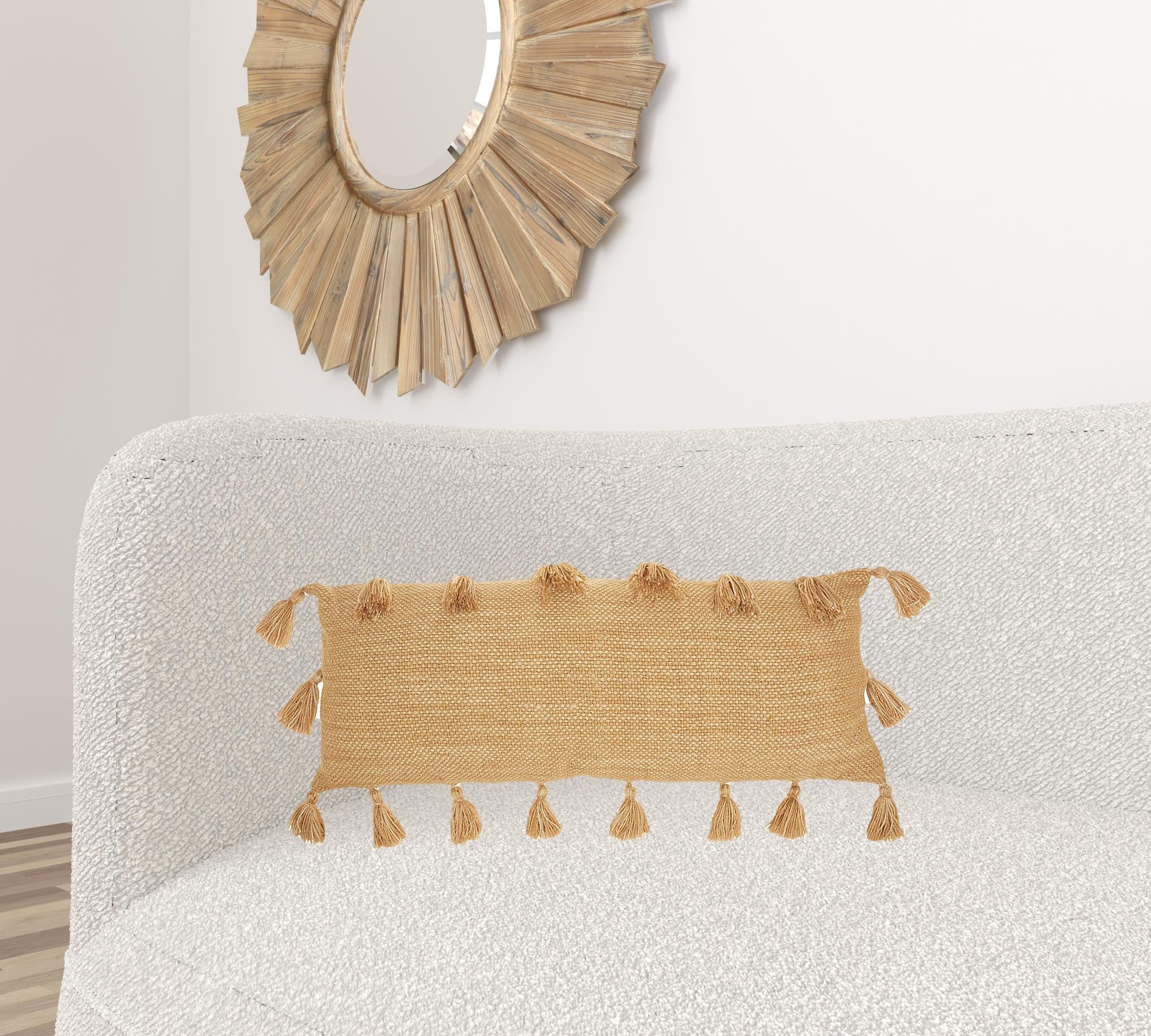 Almohada lumbar con borlas amarillas