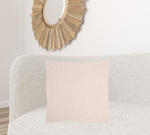 Chevron trenzado rosa claro Cojín