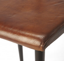 Silla de comedor de cuero de metal y madera