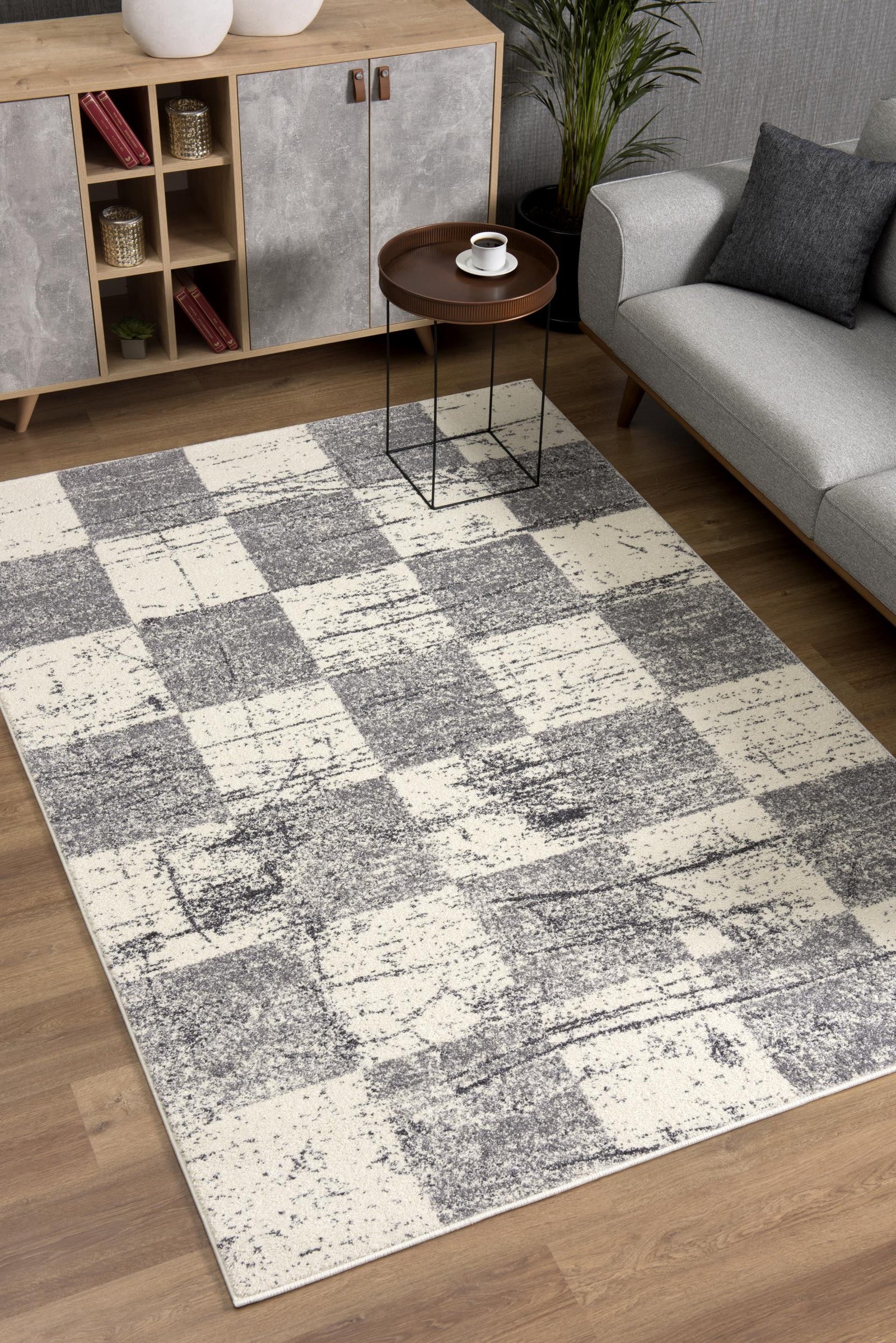 4’ X 6’ White And Gray Checkered Area Rug