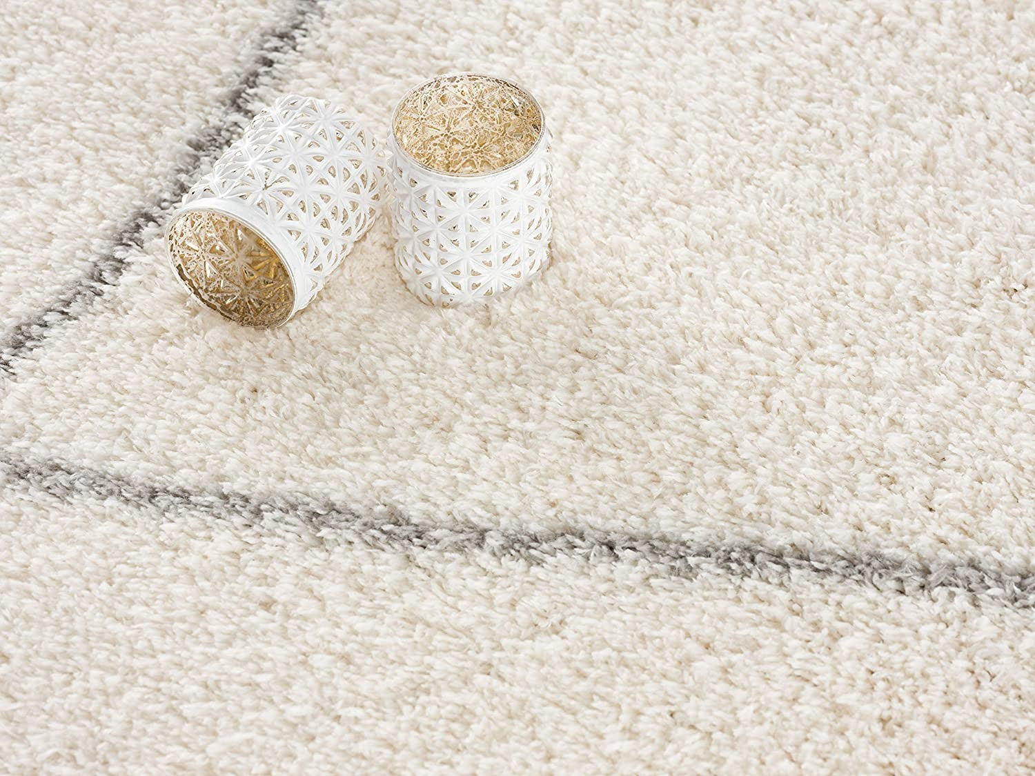 5’ X 8’ Ivory Modern Uneven Lattice Area Rug