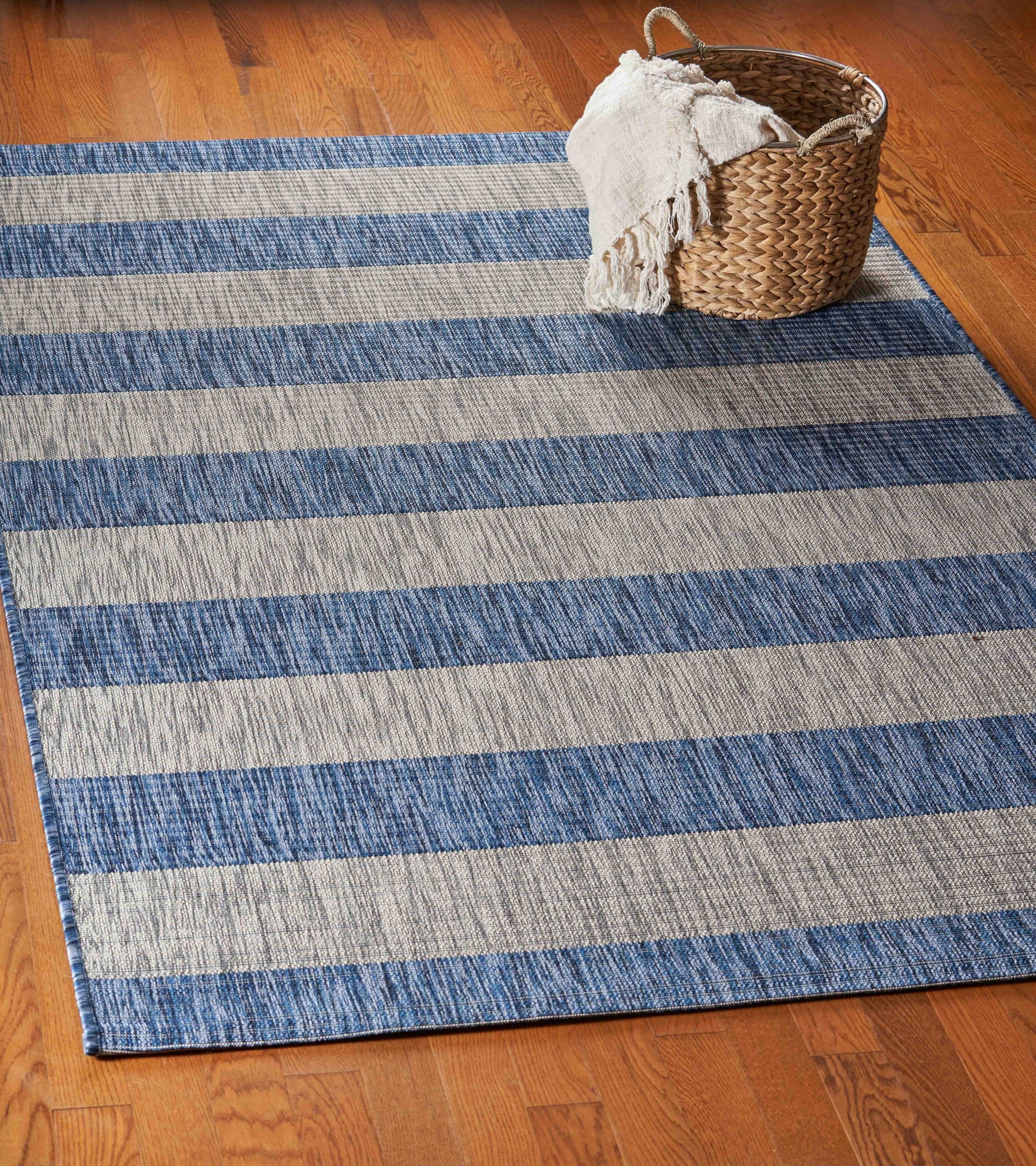5' X 7' Navy/Gray Striped Indoor Outdoor Area Rug