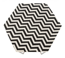 Mesa auxiliar hexagonal de piedra plateada y blanca y negra de 21
