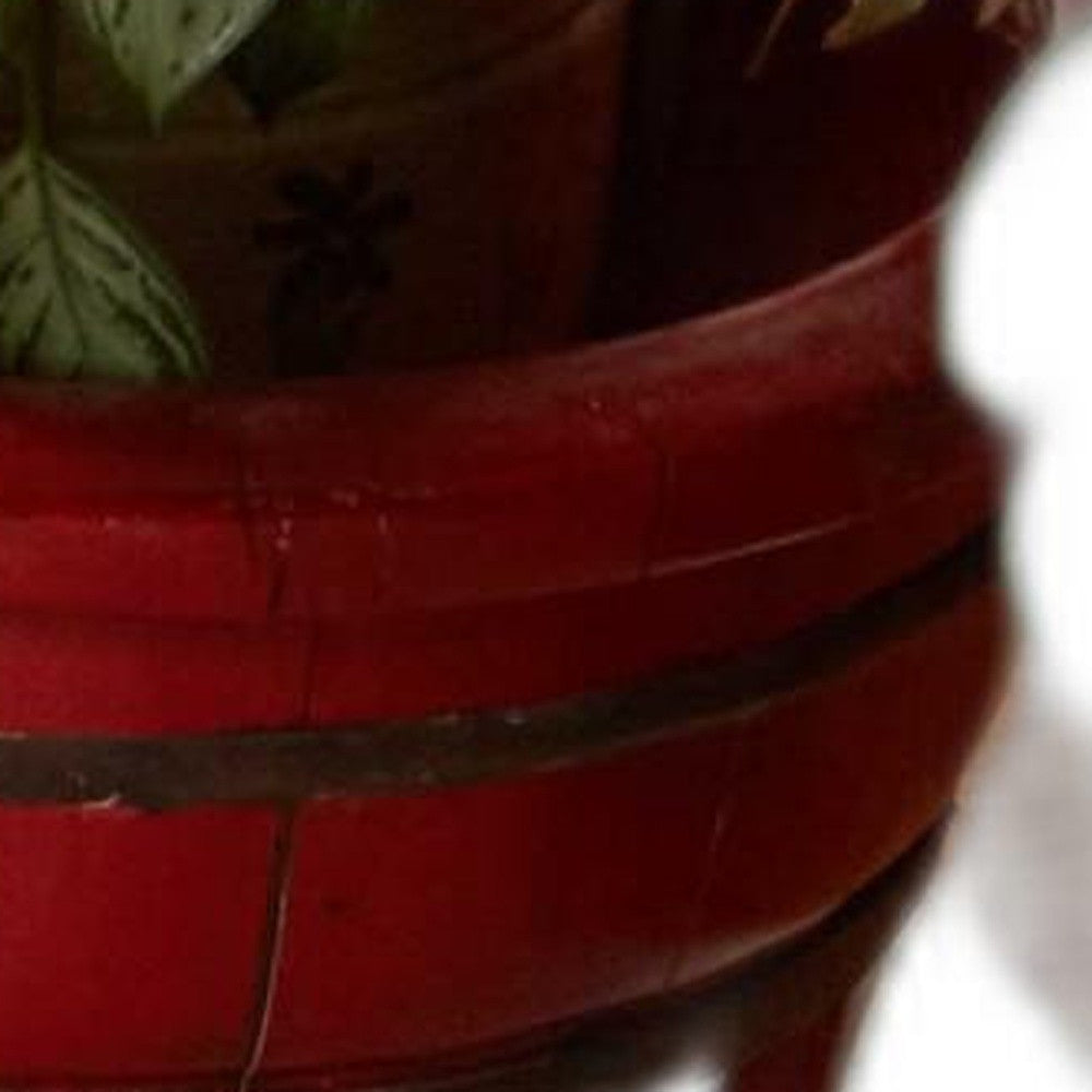 5’ x 8’ Tan and Ivory Grid Area Rug