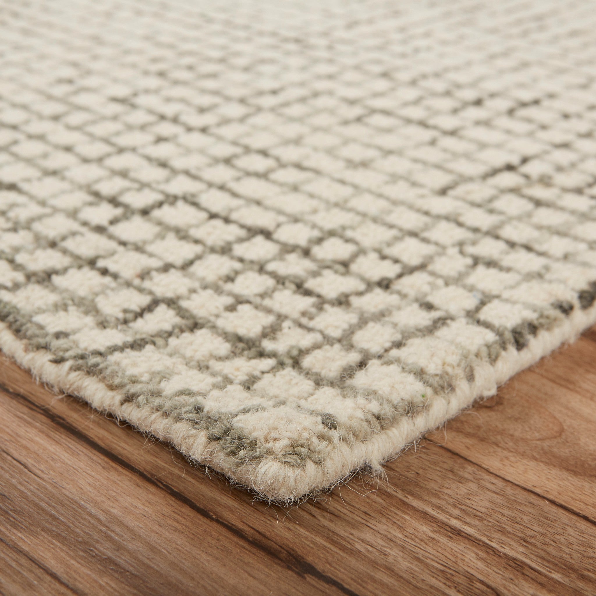 5’ x 8’ Tan and Ivory Grid Area Rug