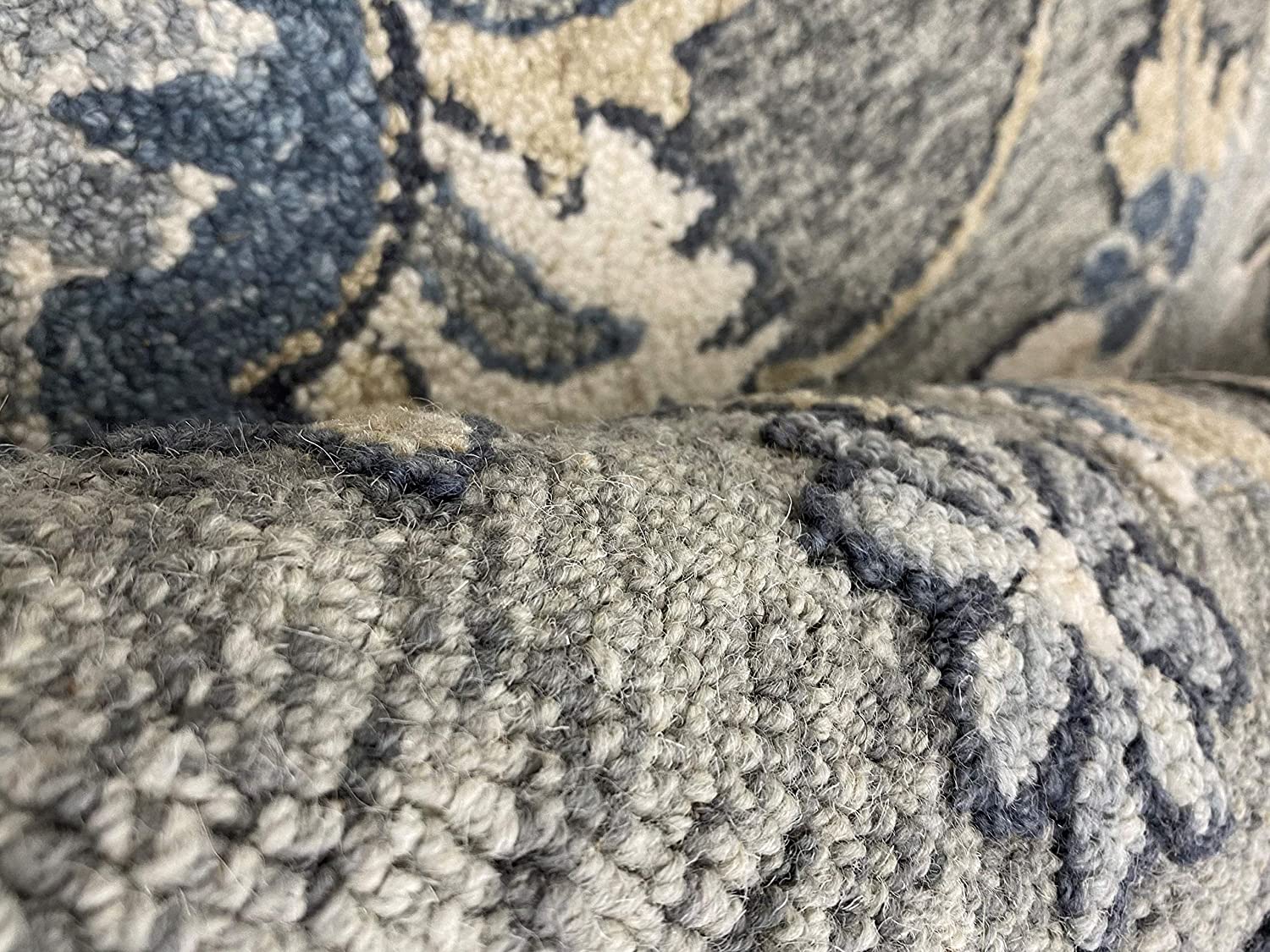 3’ Round Gray Floral FIligree Area Rug