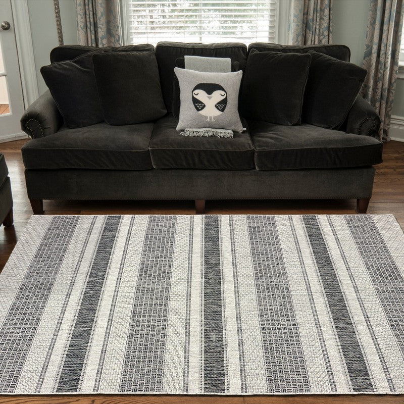 2? X 3? Gray / Black Indoor Outdoor Area Rug