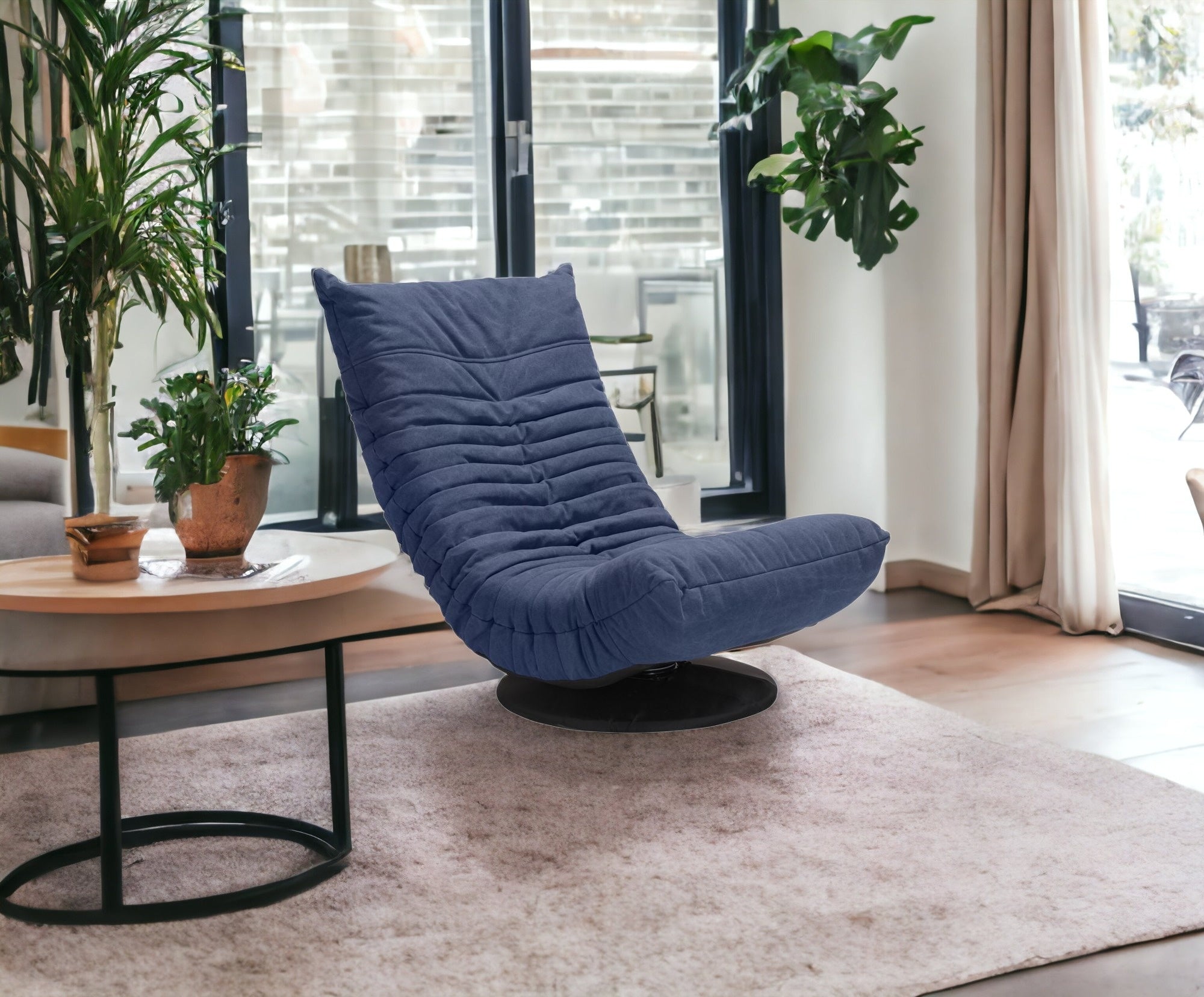 輕鬆低調鈷藍色轉椅