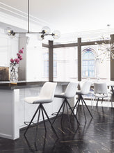 兩件套 39 英寸白色和黑色鋼製低背櫃檯高度酒吧椅帶腳踏板