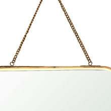 Espejo de pared vertical de metal dorado