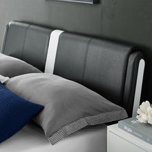 白色平台大號床