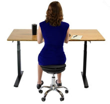 黑色和鍍鉻主動坐式滾動平衡桌椅