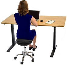 黑色和鍍鉻主動坐式滾動平衡桌椅