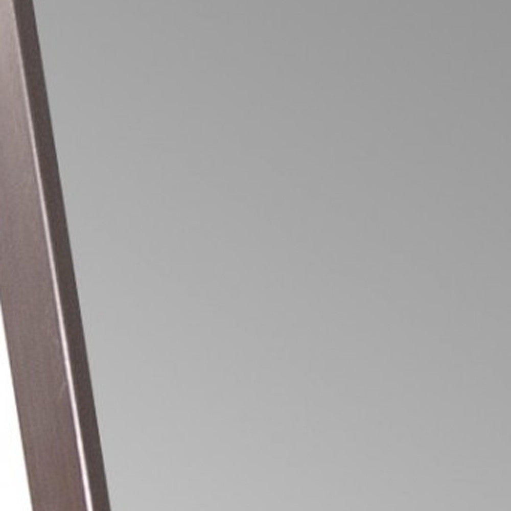 Elegante espejo de pie rectangular de longitud completa de latón cepillado