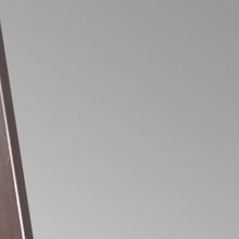 Elegante espejo de pie rectangular de longitud completa de latón cepillado