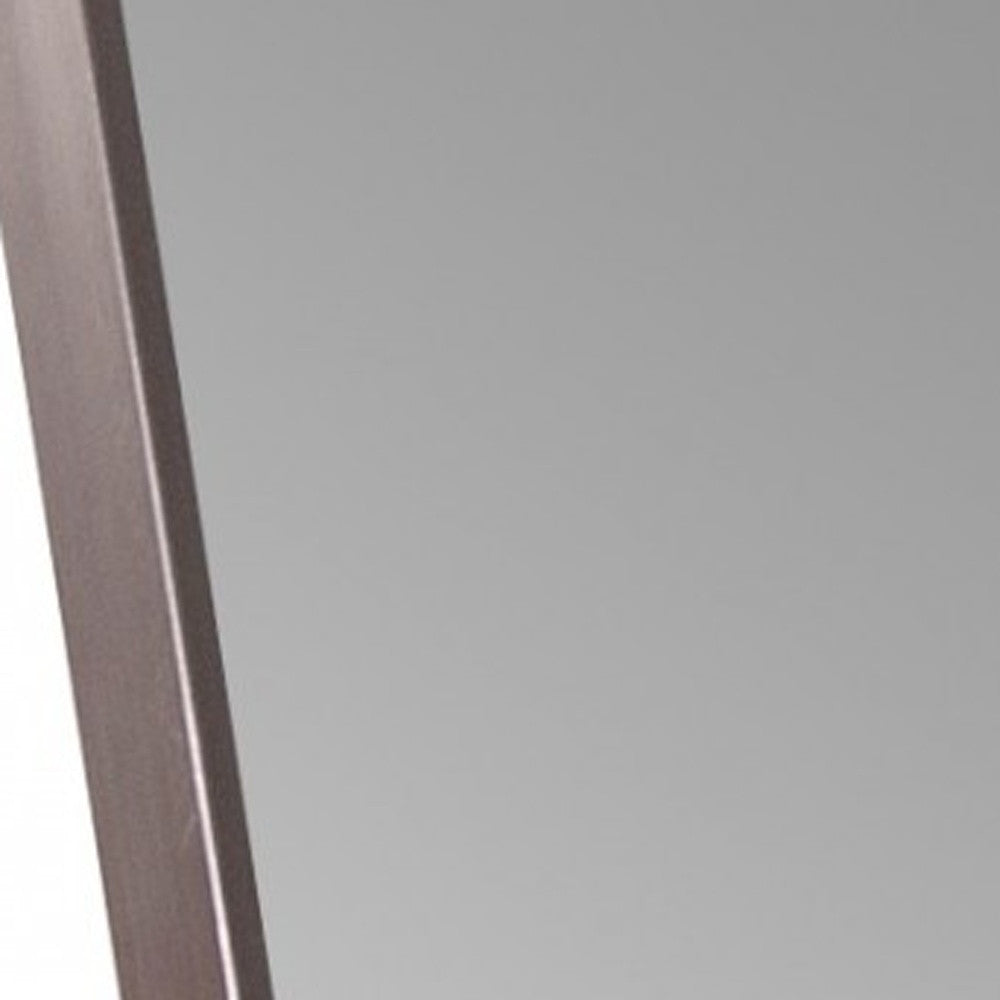 Elegante espejo de pie rectangular de longitud completa de latón cepillado