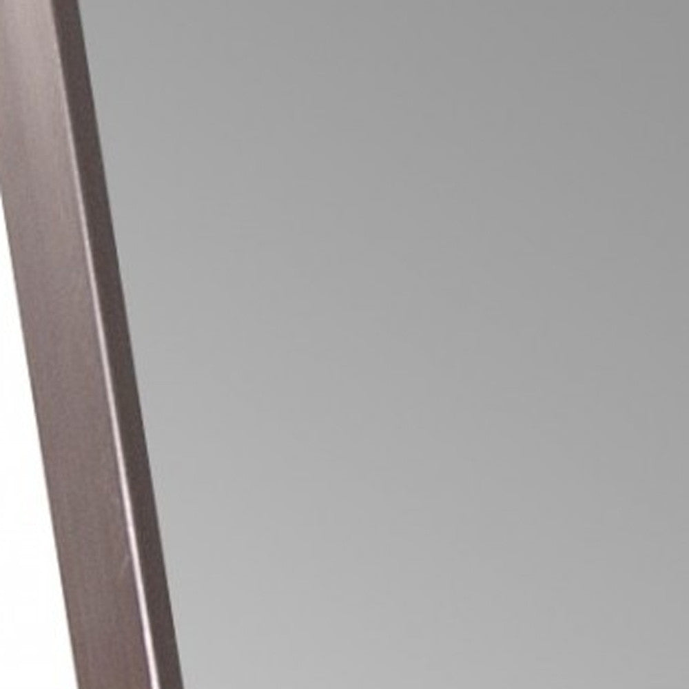 Elegante espejo de pie rectangular de longitud completa de latón cepillado